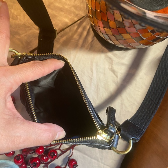 Leather and canvas black Coach purse - Picture 3 of 6